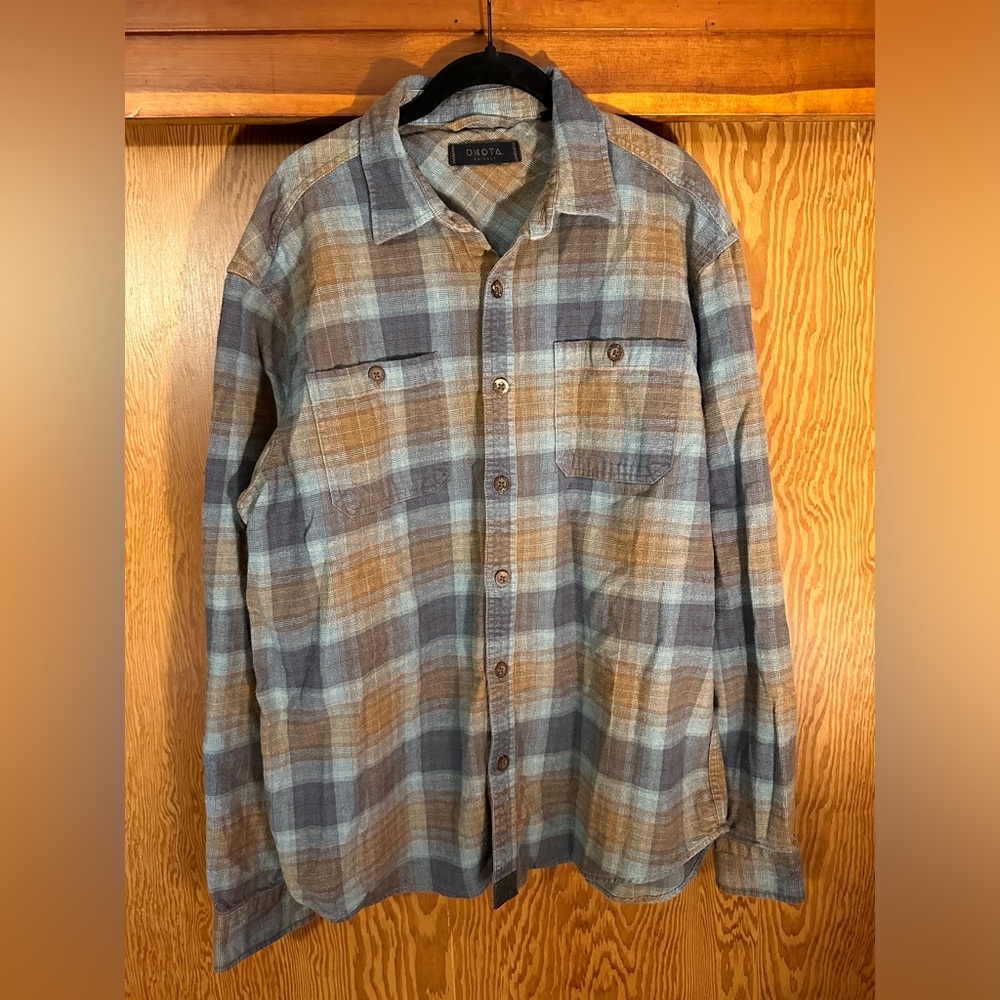 Duluth Trading Co Men's Blue and Brown Plaid Casual Button Down Shirt